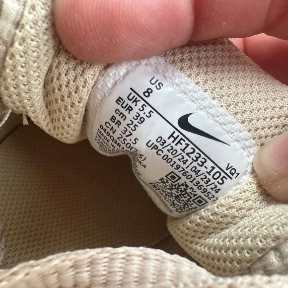 Nike Women's 8 Nike Air Max Nuaxis Sanddrift Grain HF1233-105 - Picture 3 of 9